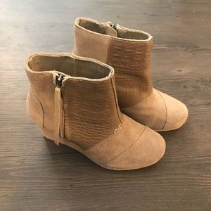 Brand new toms wedges